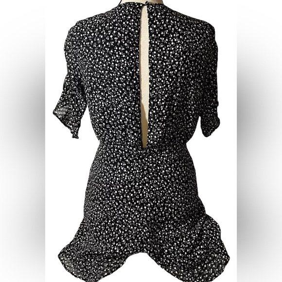 Storia New Black and White Floral Ruffled Romper Jumpsuit Women’s Large - Picture 3 of 16